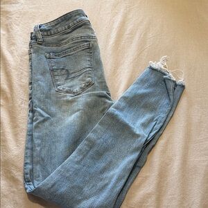 American Eagle Outfitters Light Wash High-Rise Cropped Skinny Jeans